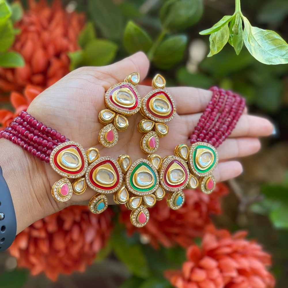 ✨Brand new Elegant Gold and Multicolor kundan Jewelry Set✨